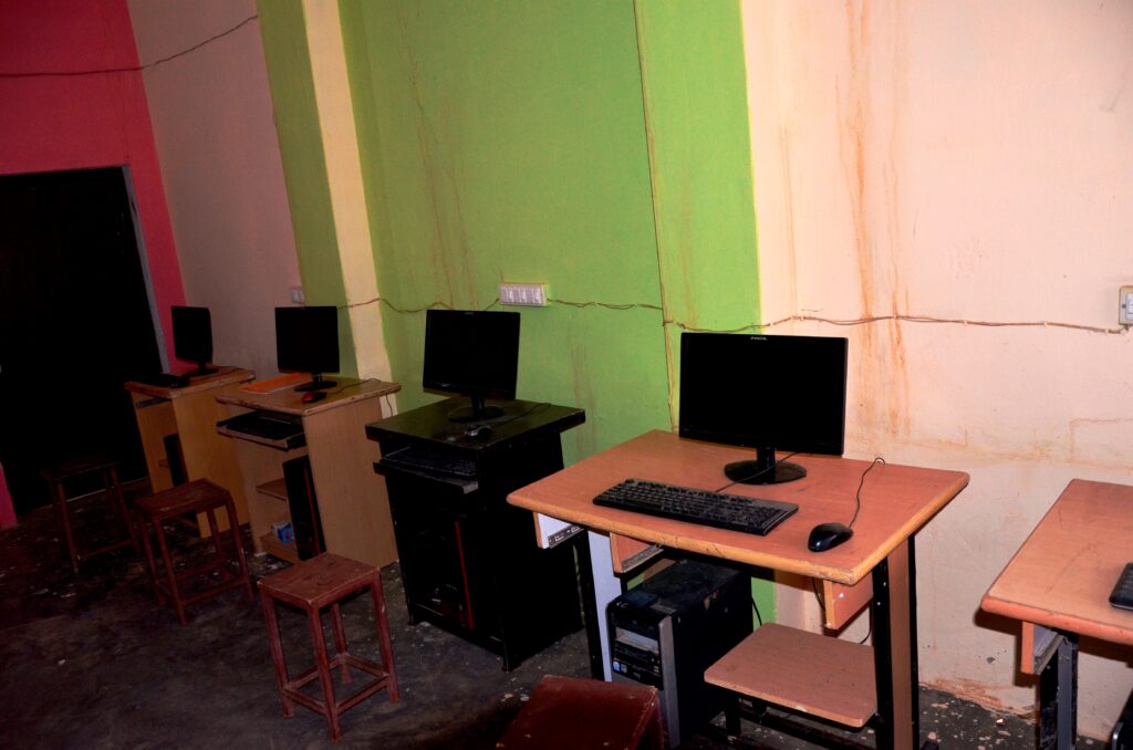 COMPUTER LABS